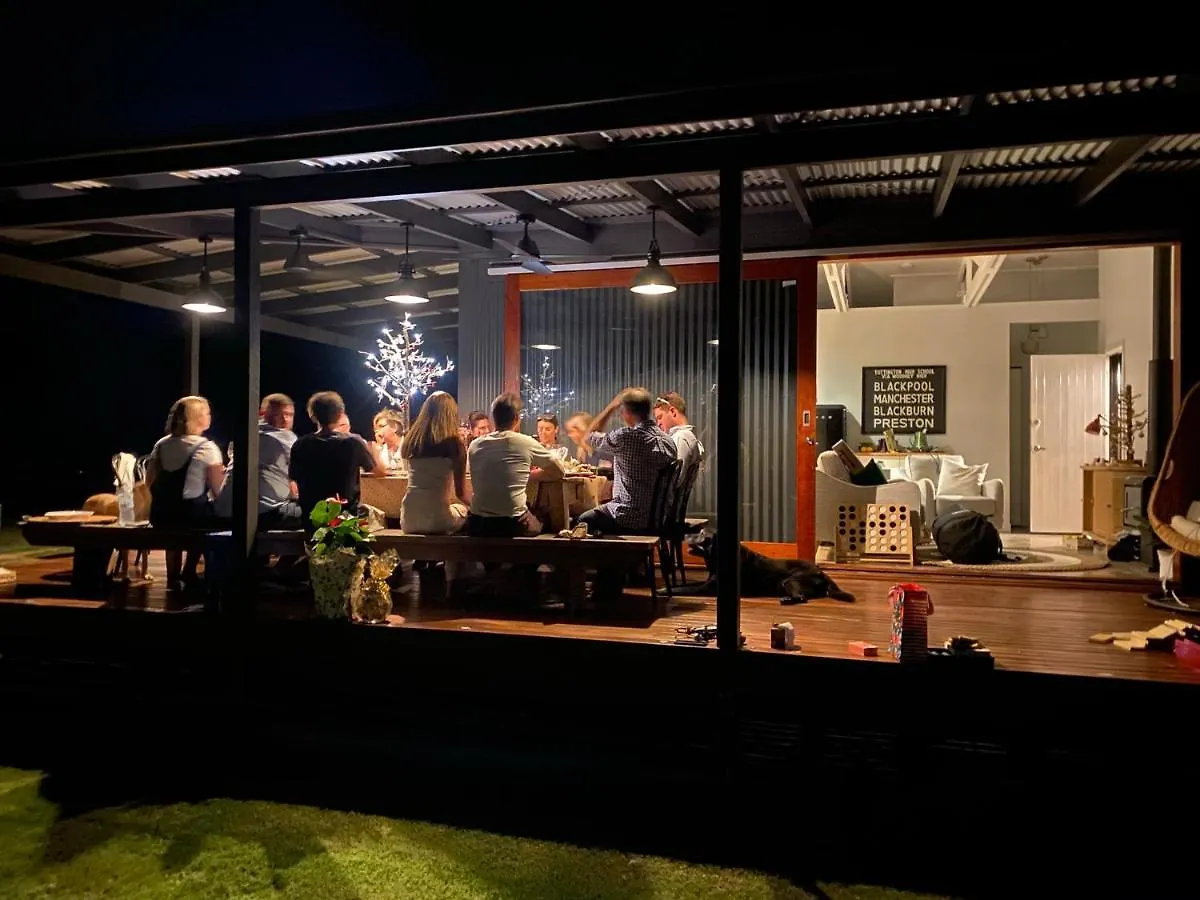 Farm stay Thirlestane Farm Cottage & Barn Cooroy