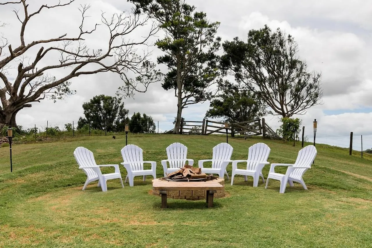 Thirlestane Farm Cottage & Barn Cooroy Farm stay