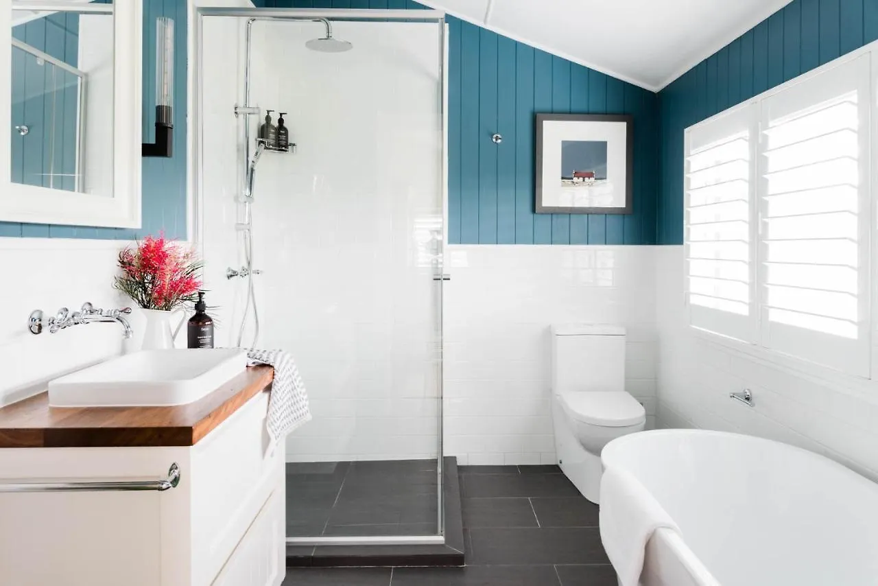 Farm stay Thirlestane Farm Cottage & Barn Cooroy