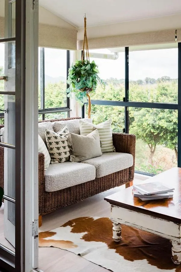 Farm stay Thirlestane Farm Cottage & Barn Cooroy
